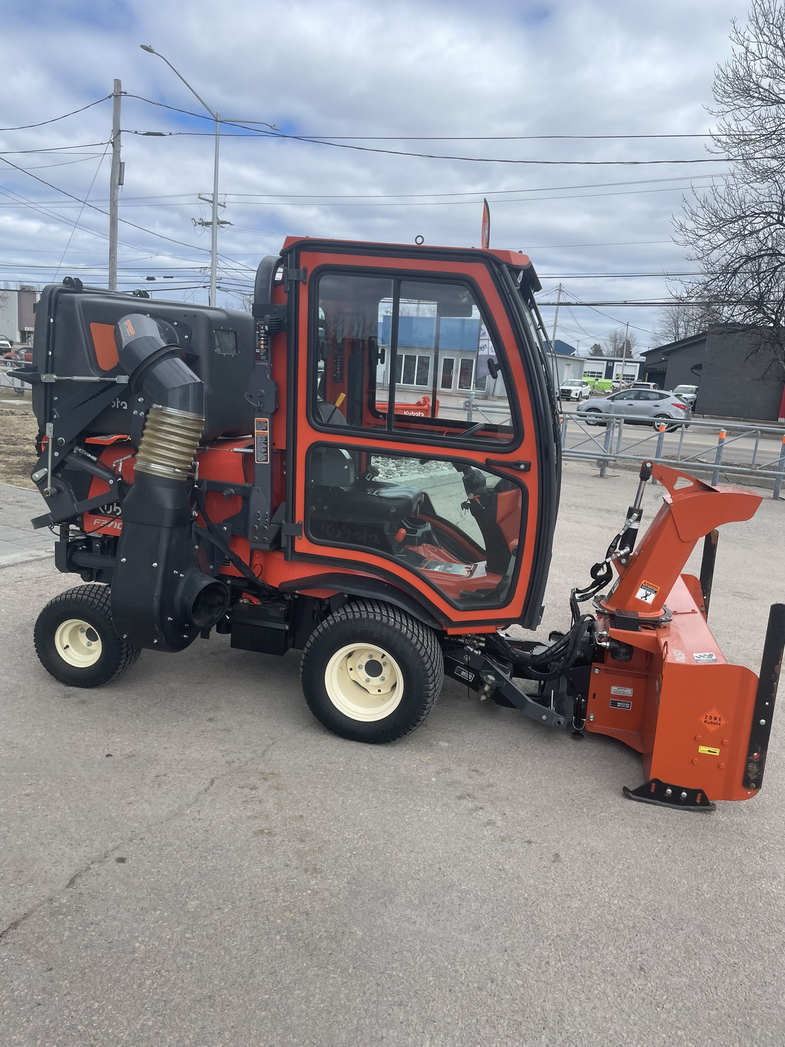 Kubota F3710